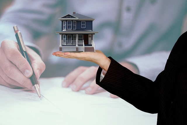 house 5902665 640